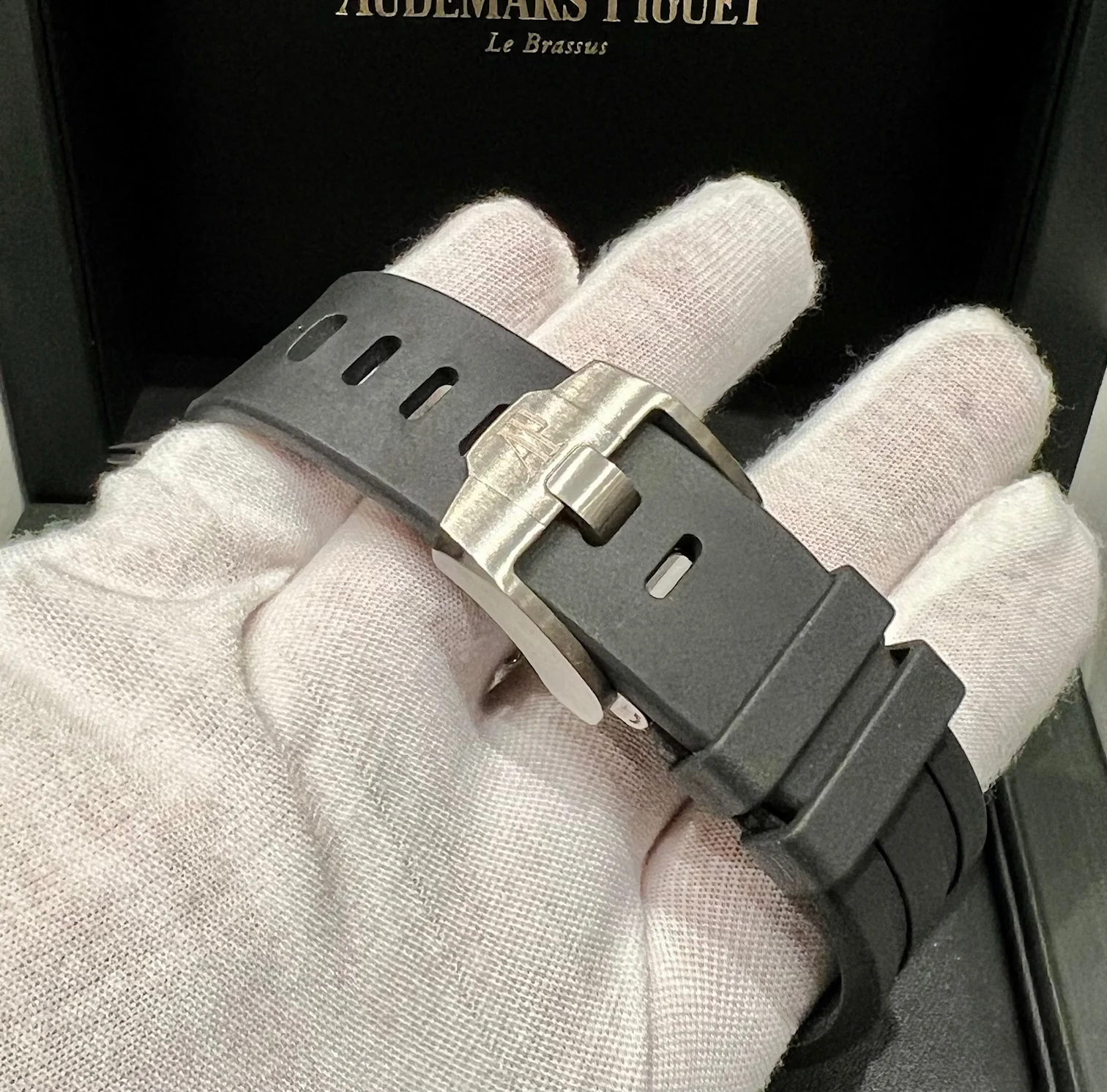 Audemars Piguet Royal Oak Offshore Selfwinding - Music Edition 2022 like new - Image 4