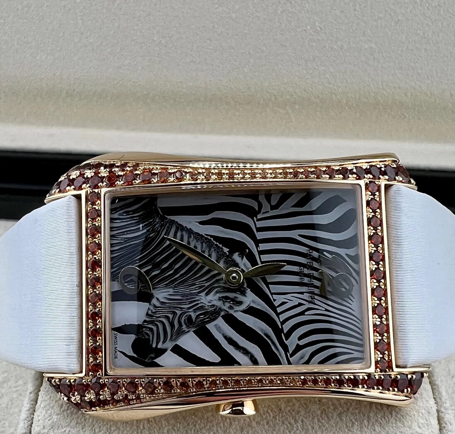 Patek Philippe Gondolo Serata Quartz 4962/200R NEW 2025 - Image 8