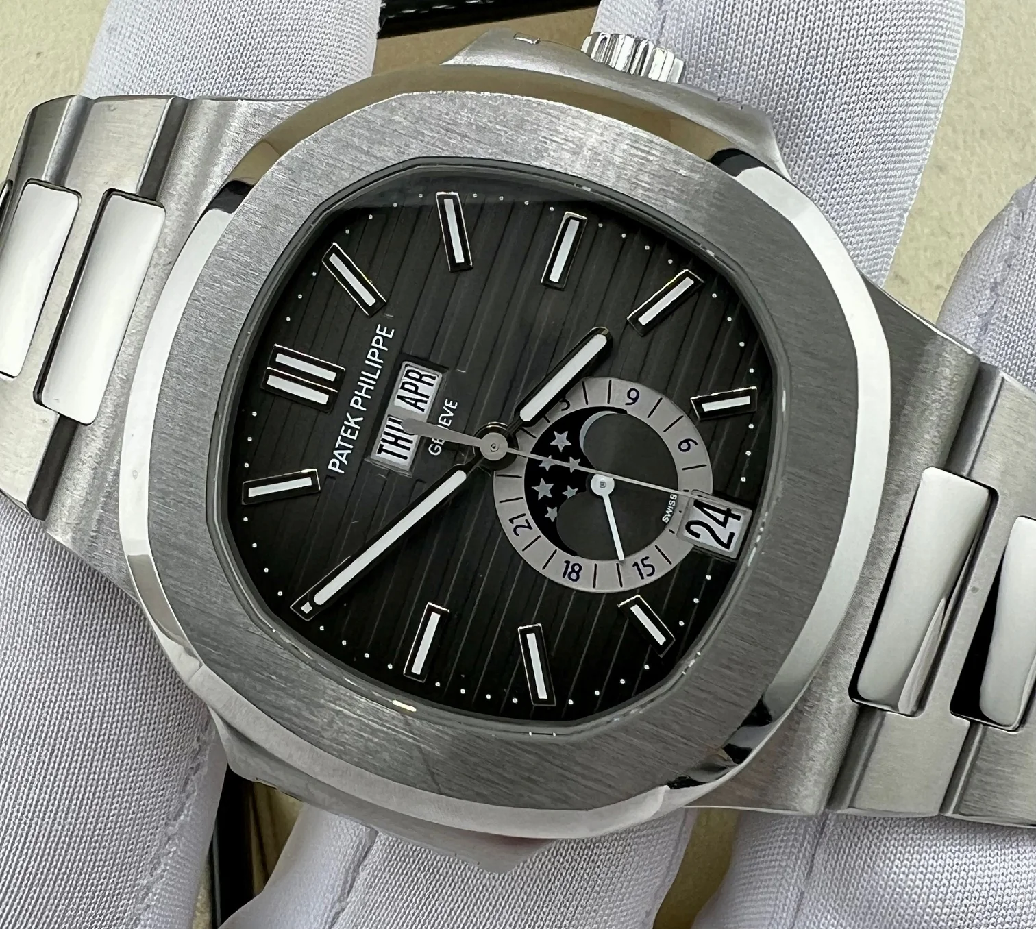 Patek Philippe Nautilus 5726/1A Black Dial 2012 Full Set (Andorra) - Image 7